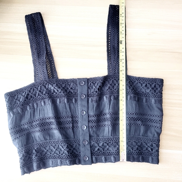 American Eagle Crop top embrodered - Picture 7 of 10